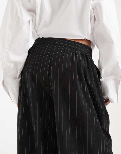 ASOS DESIGN - Pantalon ample style masculin froncé sur les côtés à fines rayures - Noir, 4 de 5