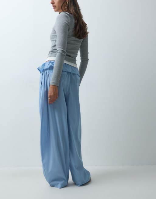 ASOS DESIGN pantalón ancho plisado con cintura vuelta en azul pastel, 3 de 5