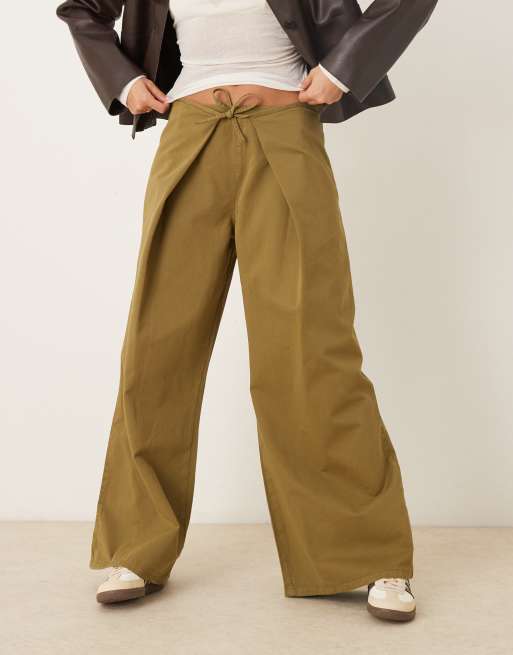 ASOS DESIGN - Pantalon au toucher papier avec taille rabattue nouée à l'avant - Vert olive, 5 de 5