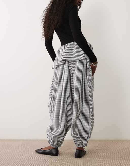 ASOS DESIGN - Pantalon bouffant avec jupe superposée à carreaux - Noir et blanc, 5 de 5