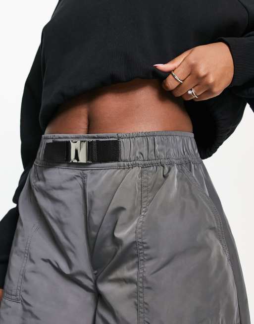 ASOS DESIGN - Pantalon cargo ample en tissu technique avec ceinture - Gris, 3 de 4