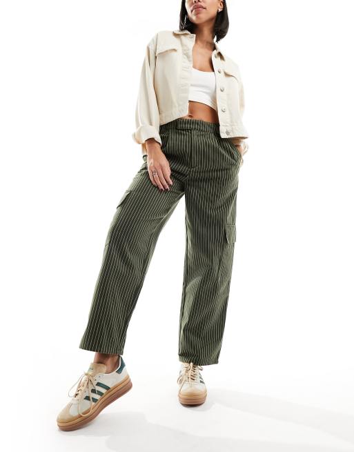 FhyzicsShops DESIGN - Pantalon cargo ample et fonctionnel - Rayures kaki