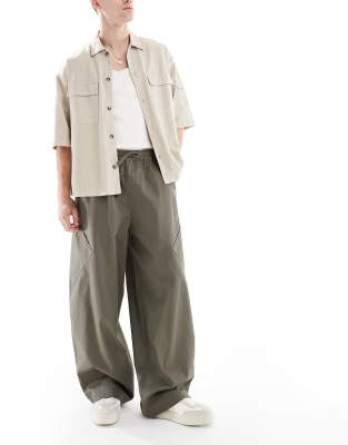 ASOS DESIGN - Pantalon cargo baggy et oversize - Kaki-Vert