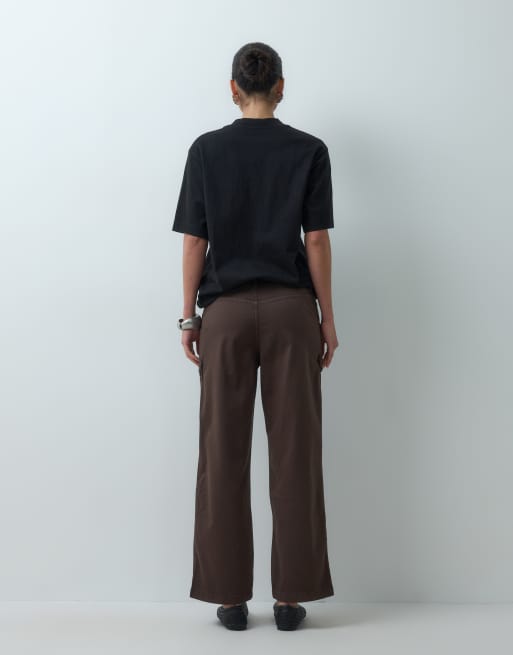 ASOS DESIGN - pantalón cargo con detalle de bolsillos en chocolate, 4 de 5