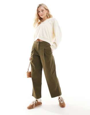 ASOS DESIGN - Pantalon chino bouffant à taille épurée - Kaki-Vert