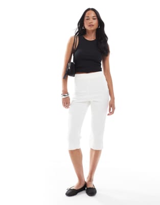 ASOS DESIGN - Pantalon corsaire en jean - Écru