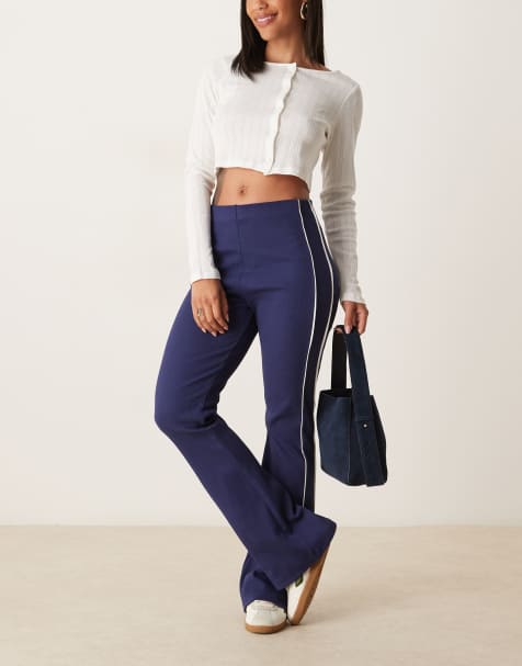 ASOS DESIGN - Pantalon côtelé évasé à liseré - Marine et crème - view 1