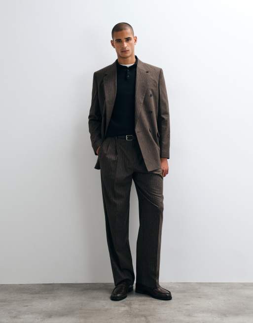 ASOS DESIGN - Costume décontracté avec veste à double boutonnage et pantalon ample à doubles pinces et fines rayures - Marron, 2 de 3