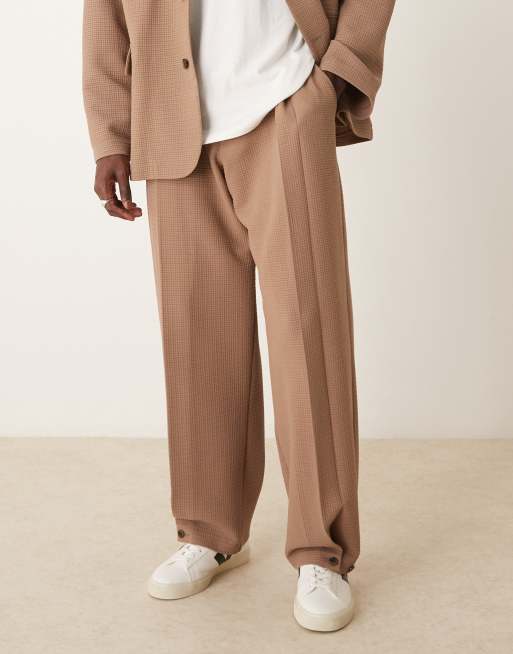 ASOS DESIGN - Pantalon de costume large et ajusté en crépon doux - Marron