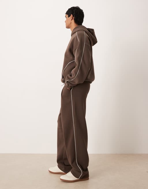 ASOS DESIGN - Pantalon de jogging d'ensemble ultra baggy avec passepoil sur les côtés - Marron, 3 de 5
