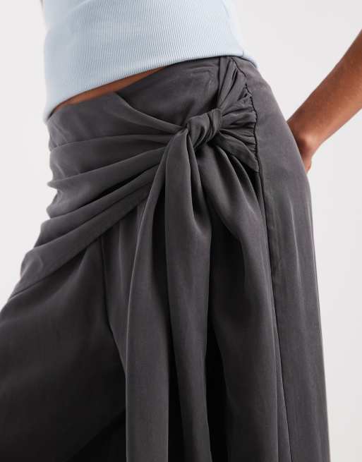 ASOS DESIGN pantalón de pernera ancha con detalle de pañuelo en antracita, 4 de 5