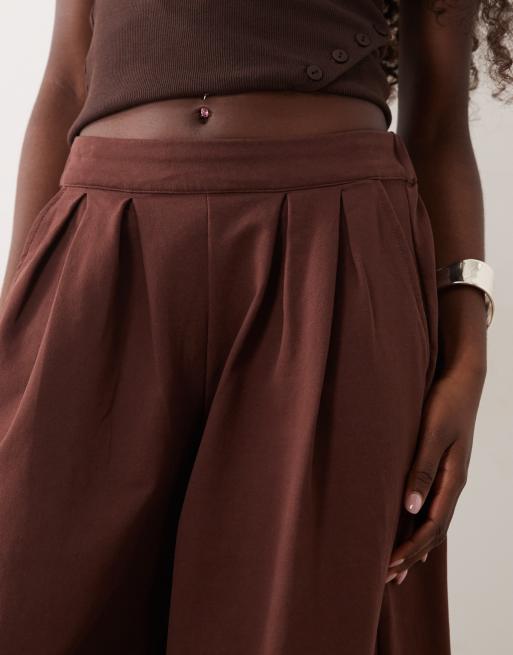 ASOS DESIGN - pantalón de pernera ancha de sarga de algodón en chocolate, 5 de 5