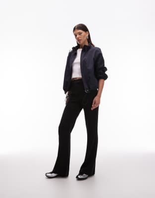 ASOS DESIGN - Pantalon de tailleur ajusté puis évasé - Noir