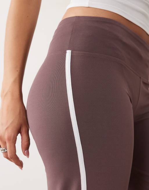 ASOS DESIGN - Pantalon de yoga coupe slim avec bande sur le côté - Chocolat, 5 de 5