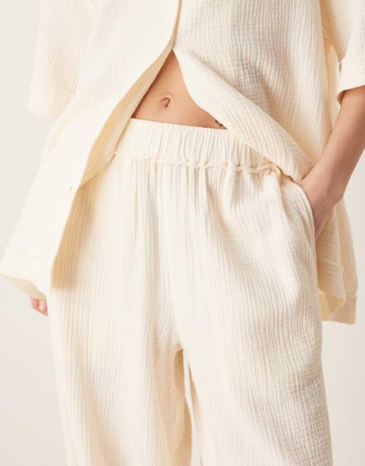 ASOS DESIGN - Pantalon d'ensemble à enfiler en gaze de coton avec bords effilochés - Babeurre, 2 de 5