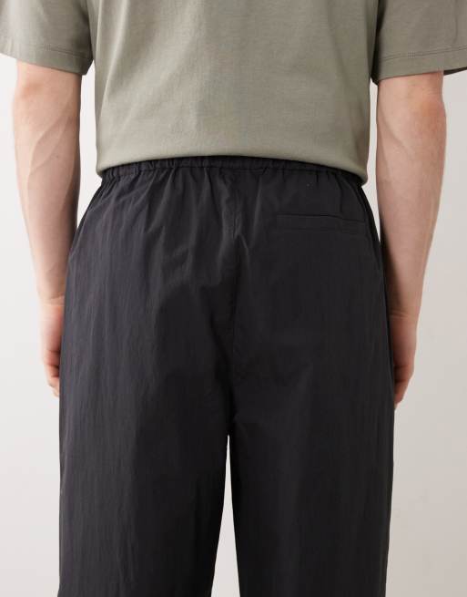 ASOS DESIGN - Pantalon d'ensemble ajusté oversize à pinces en tissu technique - Noir, 4 de 5