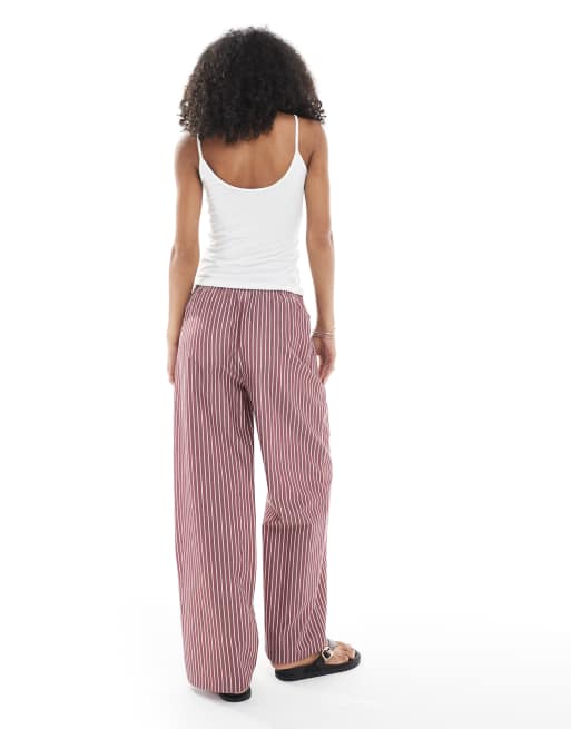ASOS DESIGN - Pantalon d'ensemble ample à taille nouée - Bordeaux rayé, 2 de 5