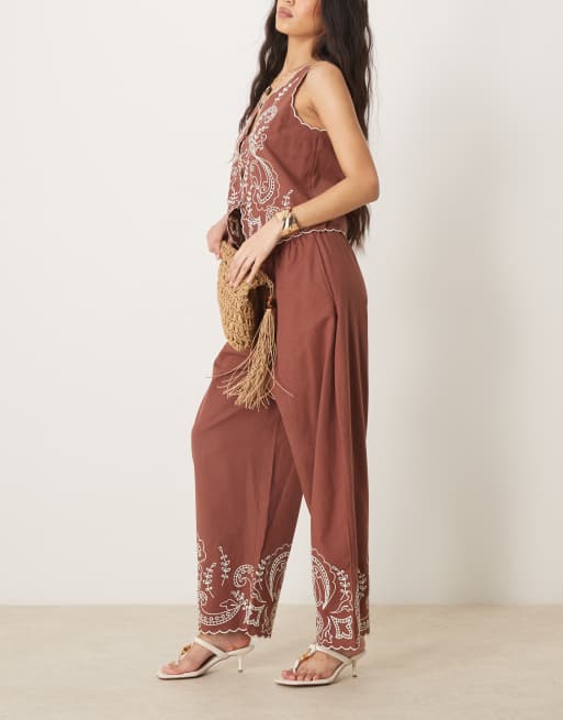 ASOS DESIGN - Pantalon d'ensemble ample en lin mélangé avec bords festonnés et broderies - Moka, 4 de 5