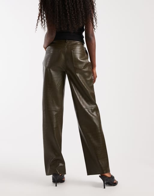 ASOS DESIGN pantalon droit ample ajusté en imitation cuir effet croco olive, 4 de 5