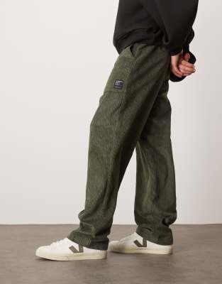 ASOS DESIGN - Pantalon droit en velours côtelé - Vert