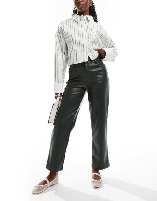 ASOS DESIGN - Pantalon droit imitation cuir - Kaki foncé