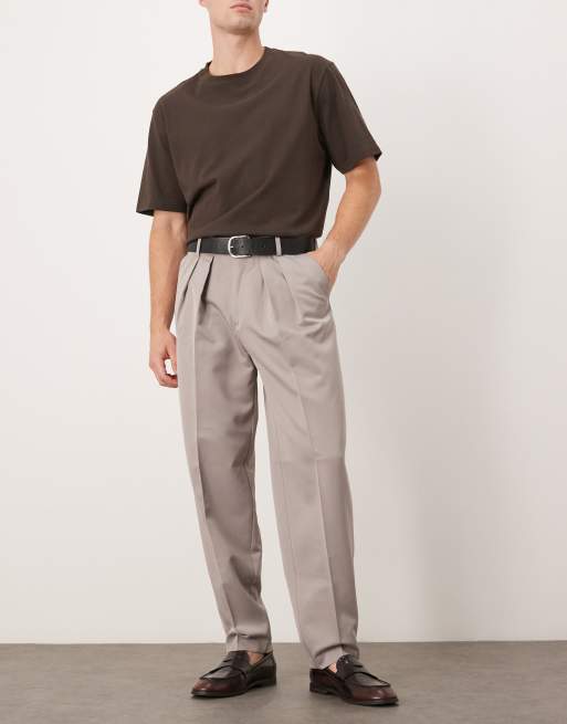 ASOS DESIGN - Pantalon élégant coupe fuselée oversize avec pinces doubles et poche arrière - Taupe, 2 de 5