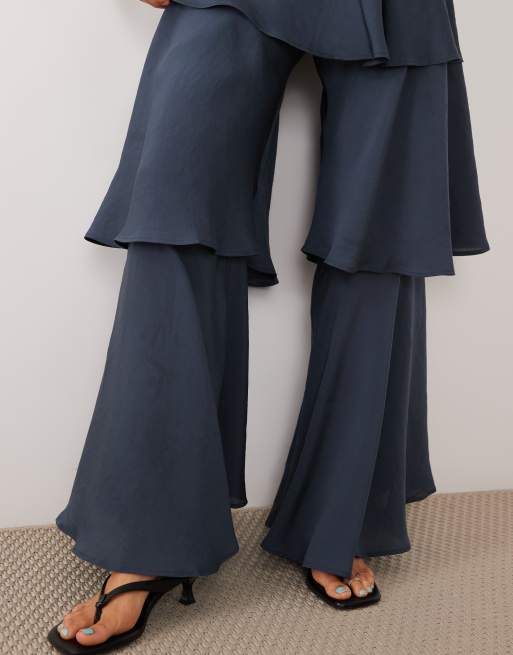 ASOS DESIGN pantalon évasé à volants sur les jambes en bleu marine, 5 de 5