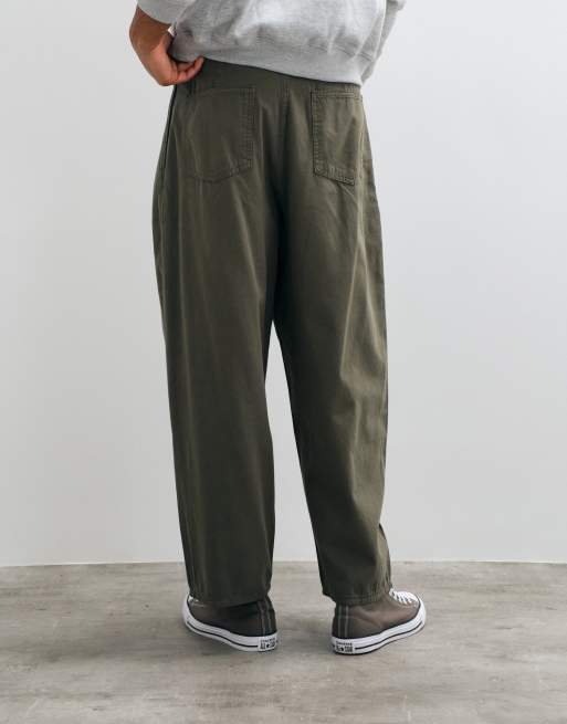 ASOS DESIGN pantalon fuselé oversize kaki à plis, 4 de 5