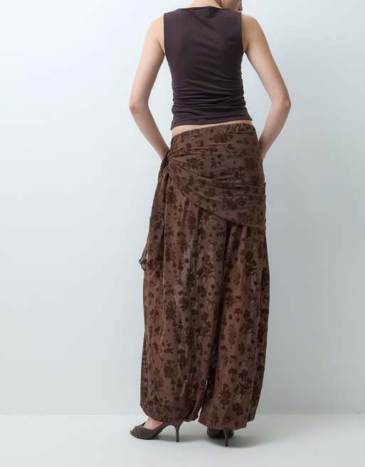 ASOS DESIGN pantalón globo cruzado de malla con flocado de purpurina marrón, 4 de 5
