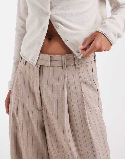 ASOS DESIGN Pantalon habillé large à détail de plis, rayure taupe, 4 de 5