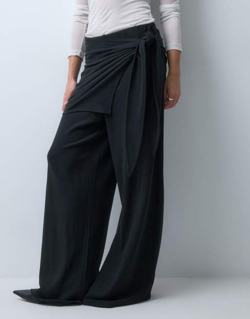 ASOS DESIGN pantalon jambe large ultra-doux drapé à nouer sur le côté noir, 2 de 5