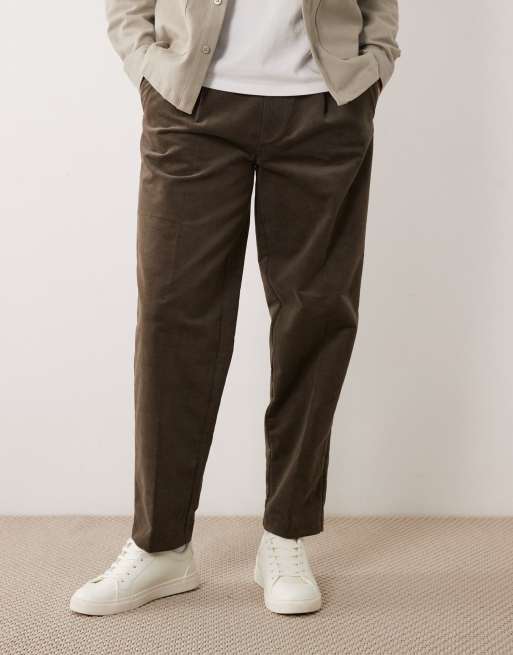 ASOS DESIGN - Pantalon oversize ajusté coupe fuselée en velours côtelé de coton majoritaire à pinces - Marron, 2 de 5