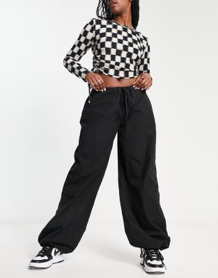 ASOS DESIGN - Pantalon parachute cargo - Noir délavé | ASOS