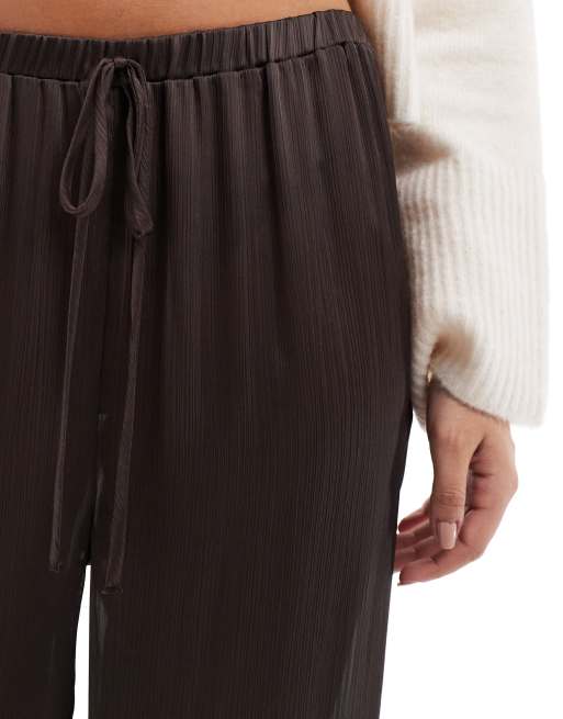 ASOS DESIGN - Pantalon plissé ample semi-transparent - Chocolat, 4 de 5