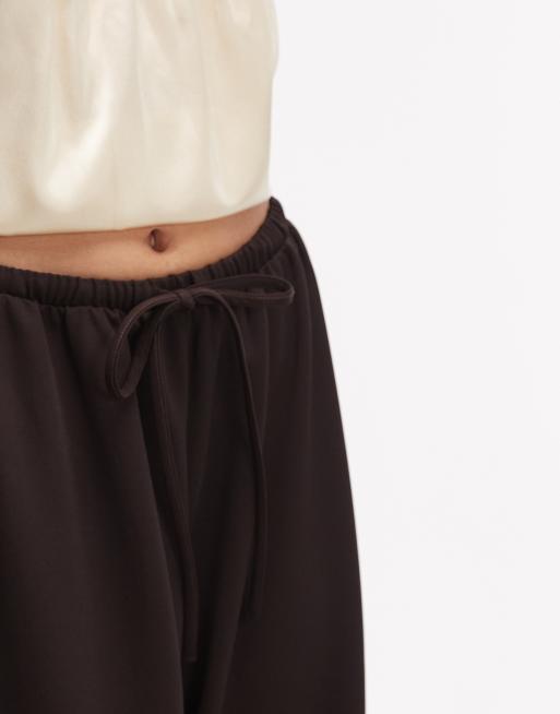 ASOS DESIGN - Pantalon près du corps coupe ultra ample en sergé avec liens noués à la taille - Chocolat, 5 de 5