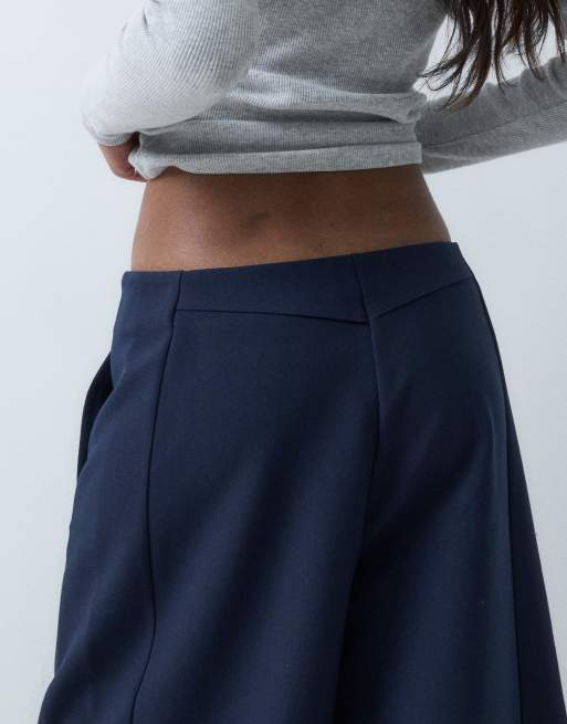 ASOS DESIGN pantalón sastre barrel cropped en azul marino, 5 de 5