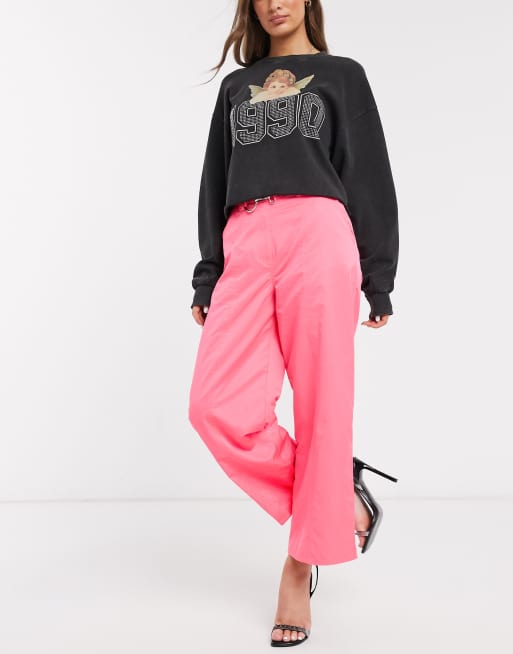 ASOS DESIGN - Pantalon style skateur en satin - Rose vif
