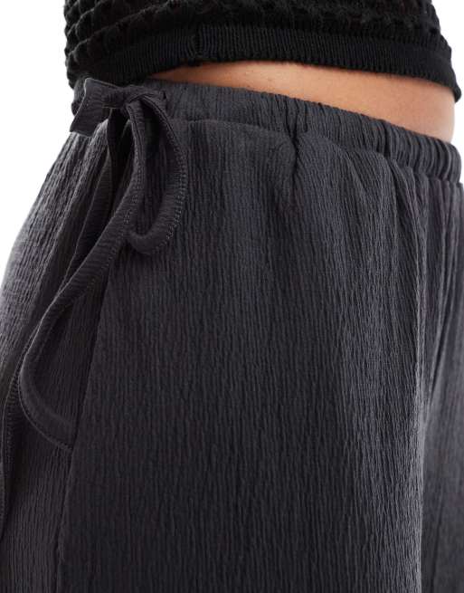 ASOS DESIGN - Pantalon texturé ample avec liens noués sur le côté - Anthracite, 3 de 5