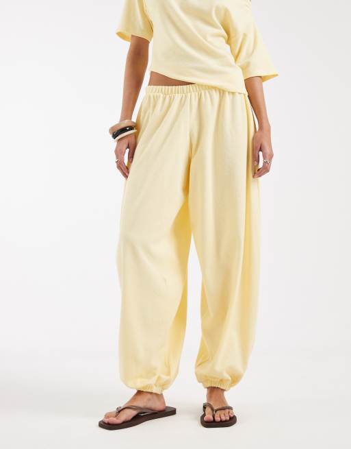 ASOS DESIGN - Pantalon texturé d'ensemble coupe bouffante oversize - Babeurre, 2 de 5