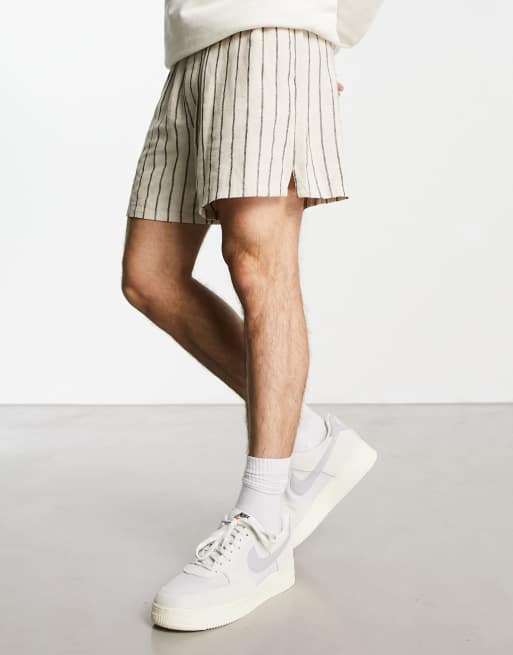 ASOS DESIGN - Pantaloncini ampi in misto lino beige a righe taglio medio 