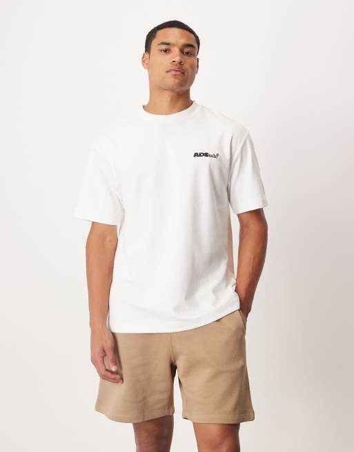 ASOS DESIGN - Pantaloncini beige taglio corto 