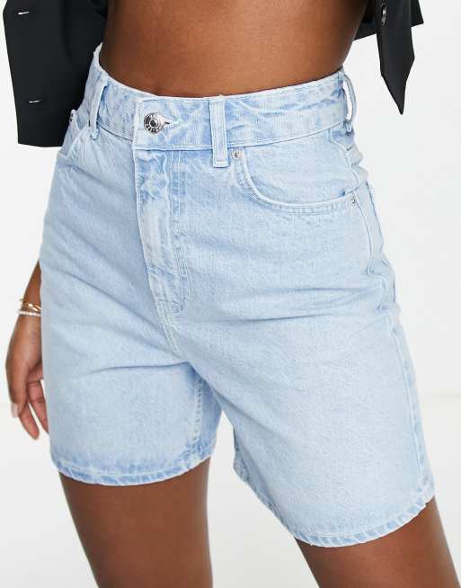 ASOS DESIGN - Pantaloncini bermuda comodi in denim in misto cotone lavaggio chiaro - LBLUE