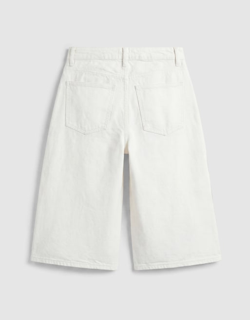 ASOS DESIGN - Pantaloncini bermuda in denim bianchi con borchie argentate, 7 di 9