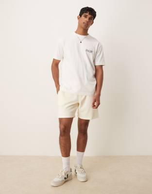  ASOS DESIGN - Pantaloncini color crema taglio corto