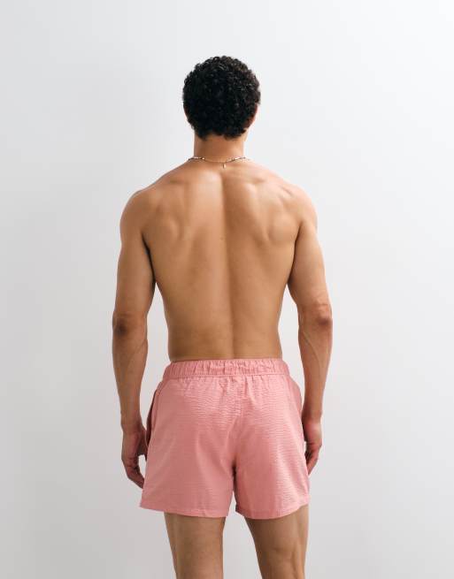 ASOS DESIGN - Pantaloncini da bagno in seersucker taglio corto rosa, 5 di 7
