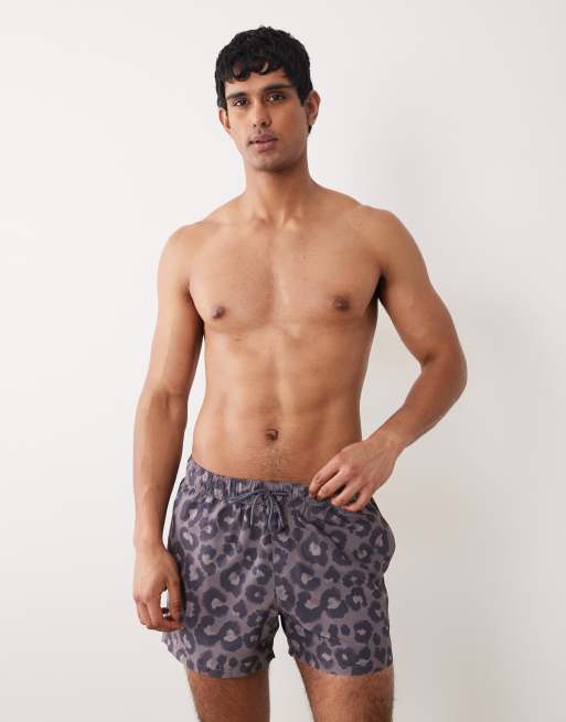 ASOS DESIGN - Pantaloncini da bagno taglio corto marroni con stampa leopardata
