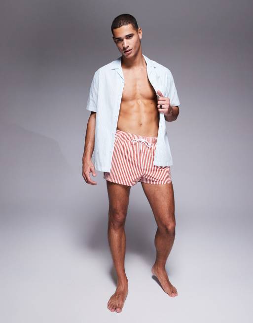 ASOS DESIGN - Pantaloncini da bagno taglio corto rossi a righe in seersucker, 4 di 4