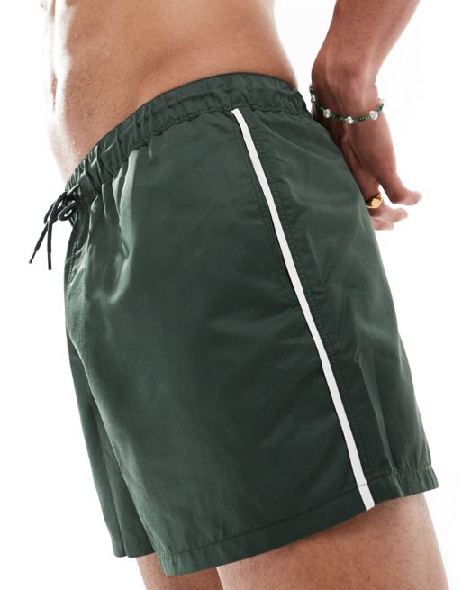FhyzicsShops DESIGN - Pantaloncini da bagno taglio corto verdi con profili a contrasto