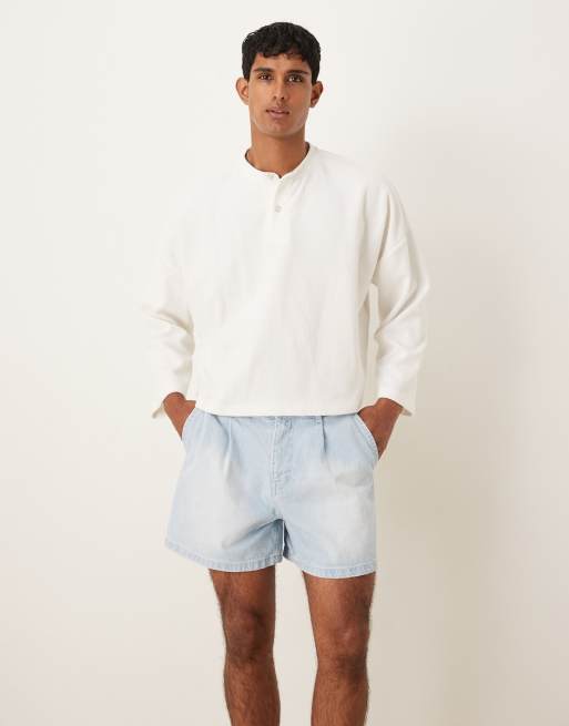 ASOS DESIGN - Pantaloncini di jeans taglio corto con pieghe lavaggio candeggiato