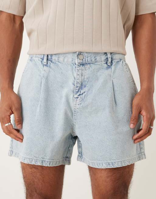 ASOS DESIGN - Pantaloncini di jeans taglio corto lavaggio blu chiaro con pieghe, 4 di 5